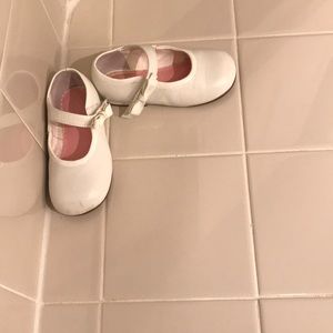 Abigail white bow shoes